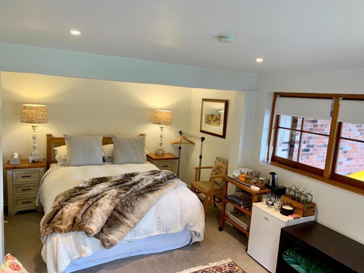 Mill Cottage - Boutique Accommodation And Garden Akaroa Exterior photo